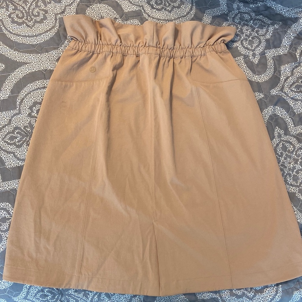 EUC Lululemon skirt size 6